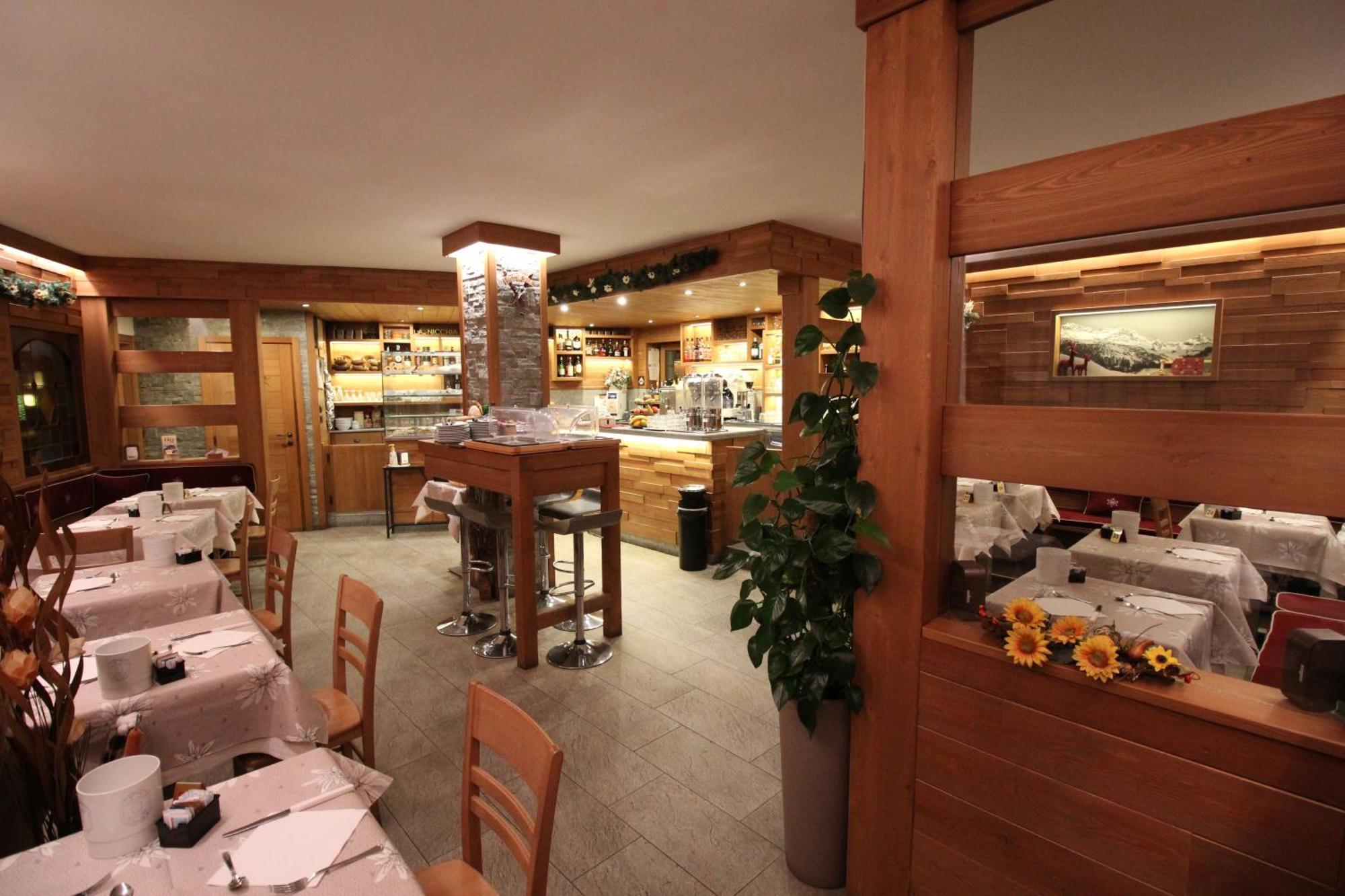 Hotel Meynet Бройл-Червиня Екстериор снимка