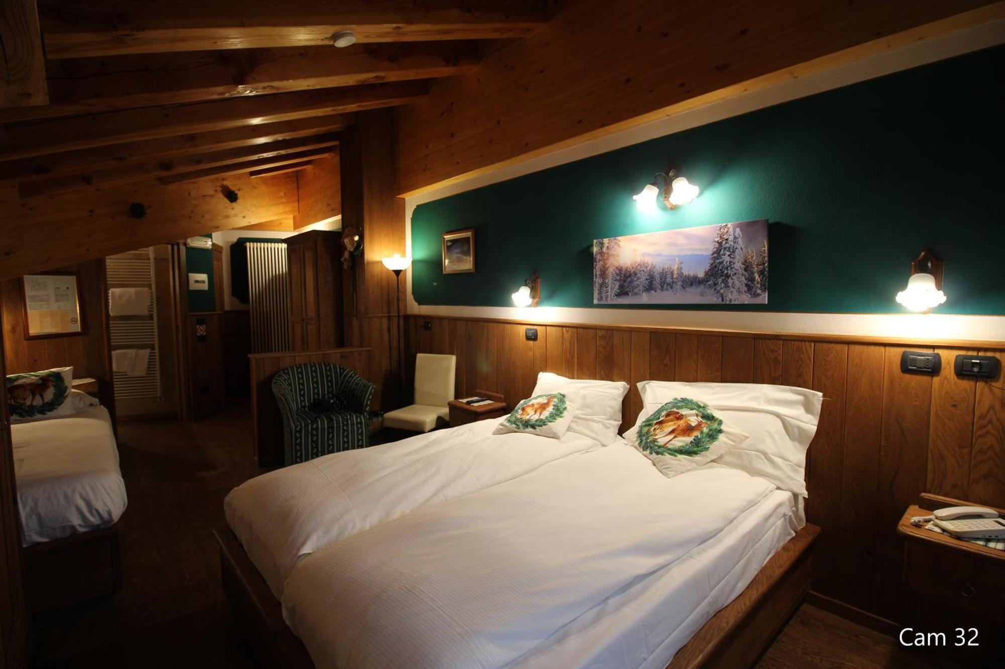 Hotel Meynet Бройл-Червиня Екстериор снимка