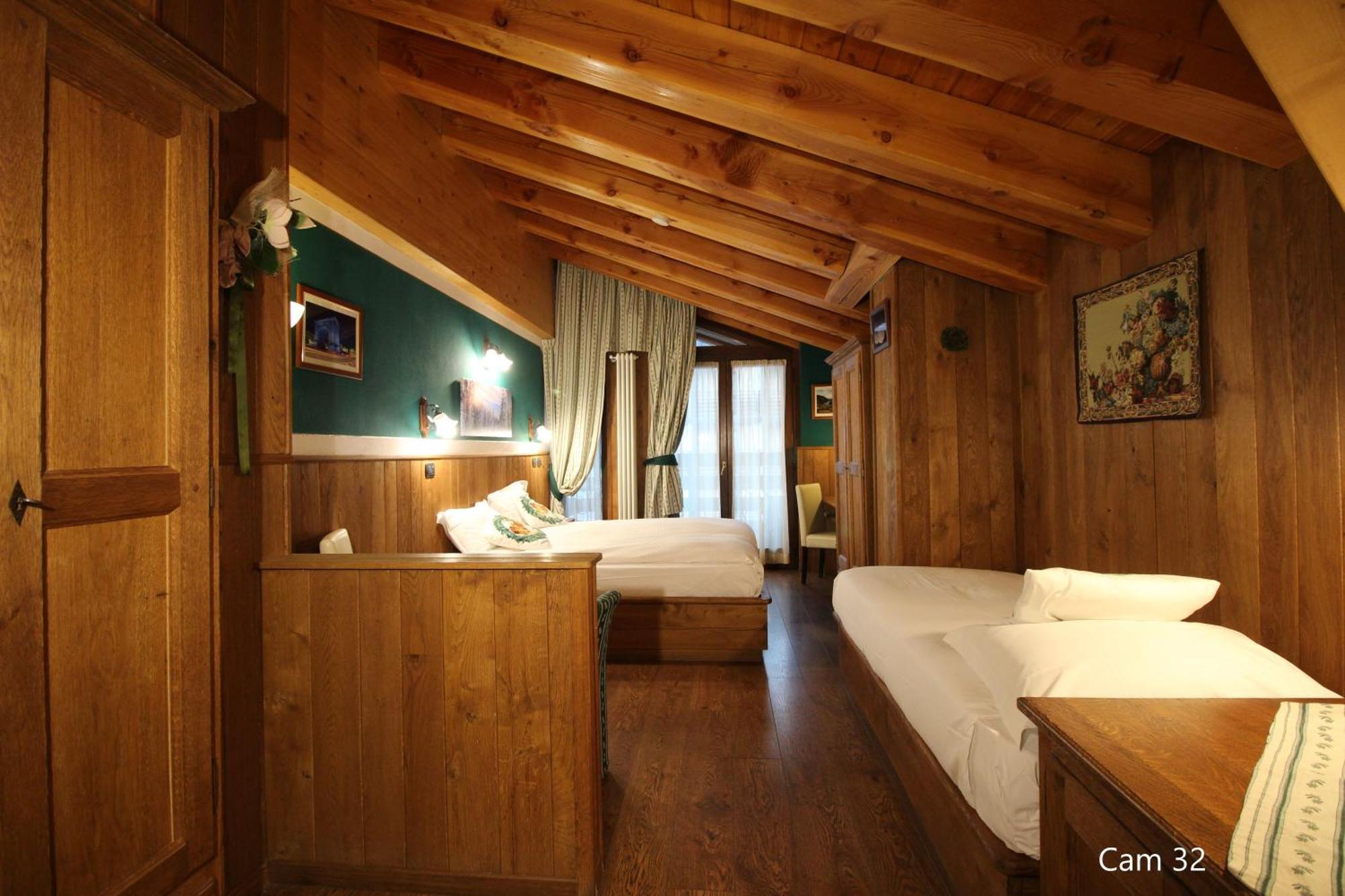 Hotel Meynet Бройл-Червиня Екстериор снимка