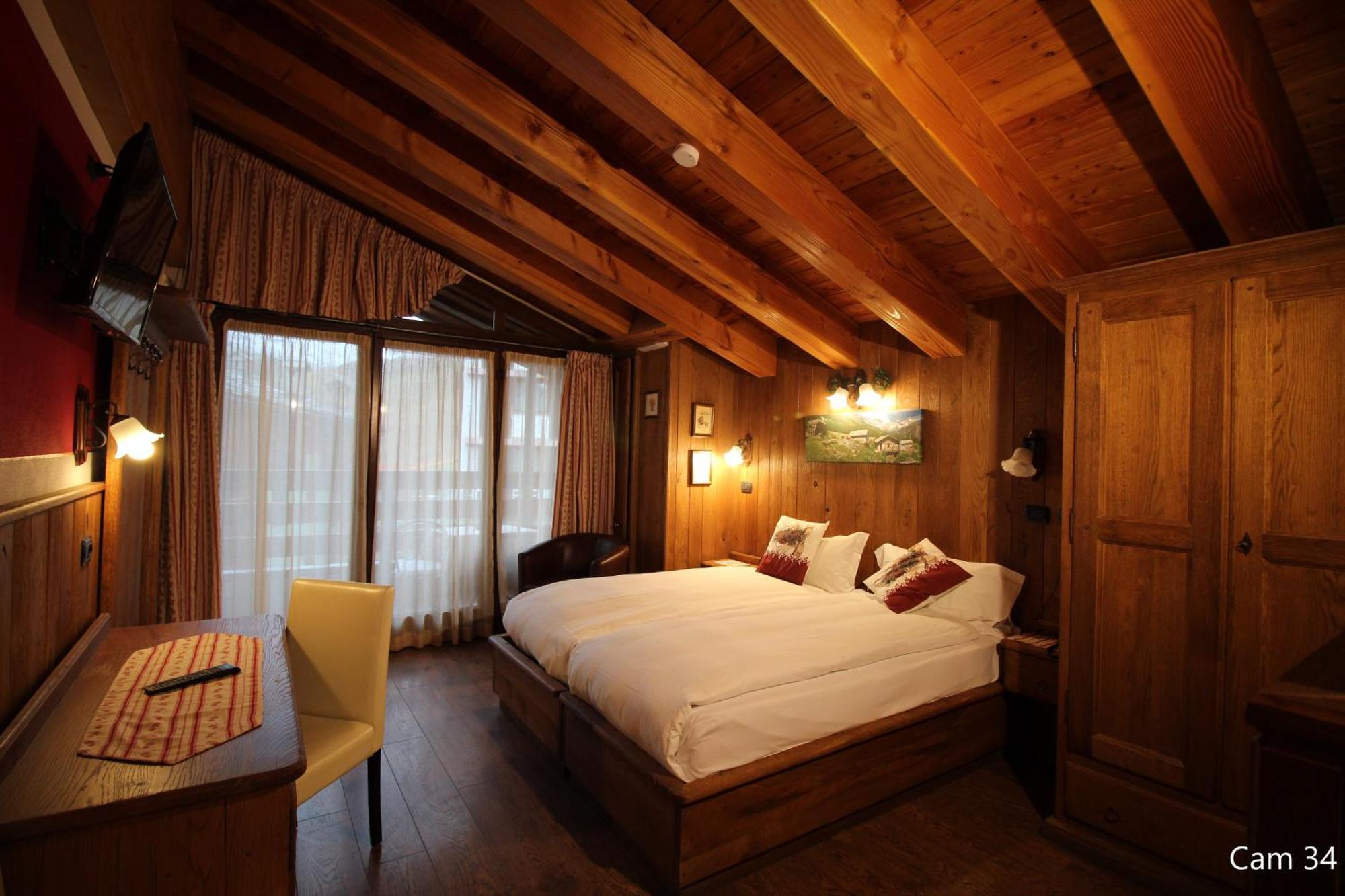 Hotel Meynet Бройл-Червиня Екстериор снимка