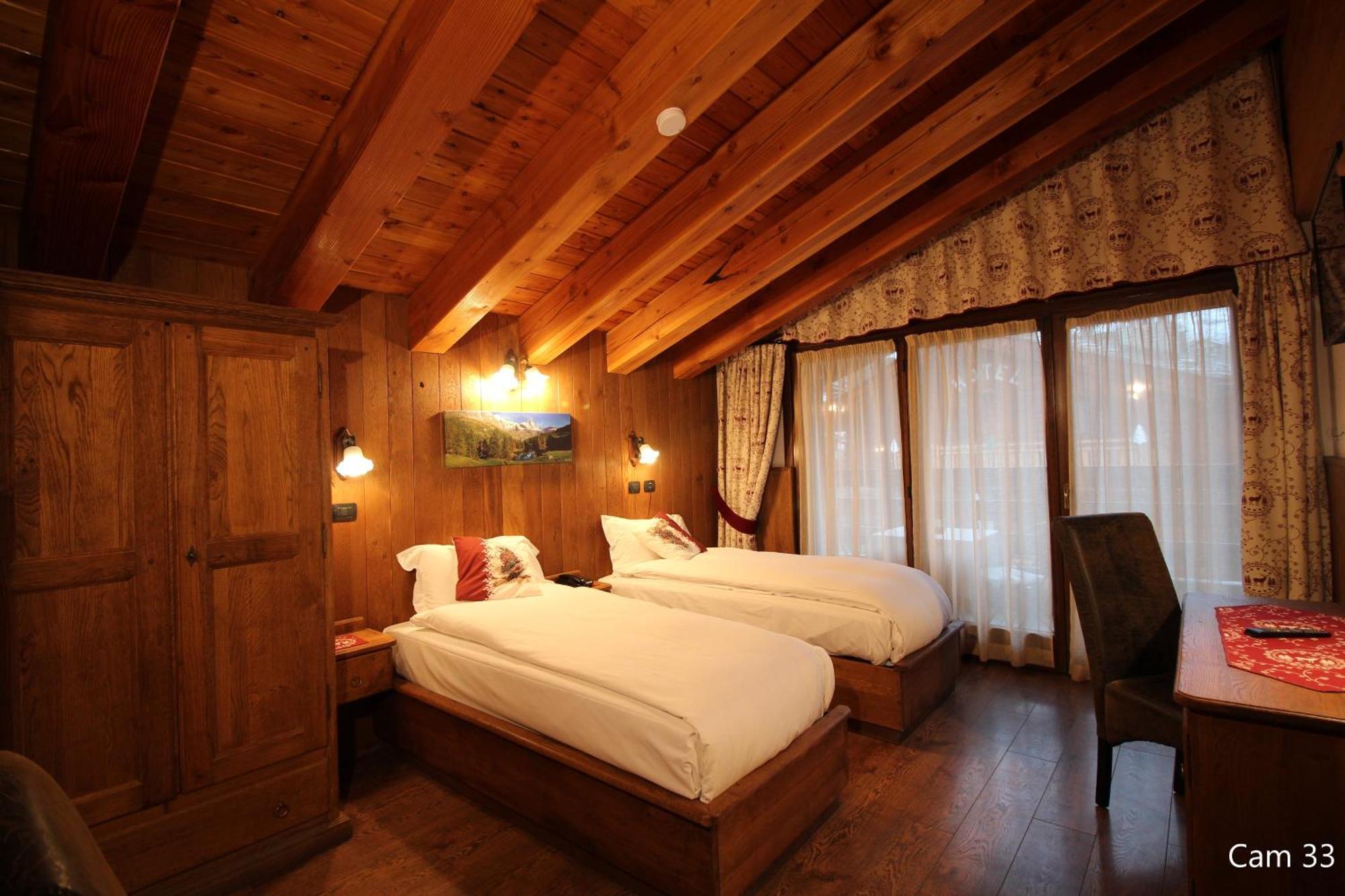 Hotel Meynet Бройл-Червиня Екстериор снимка